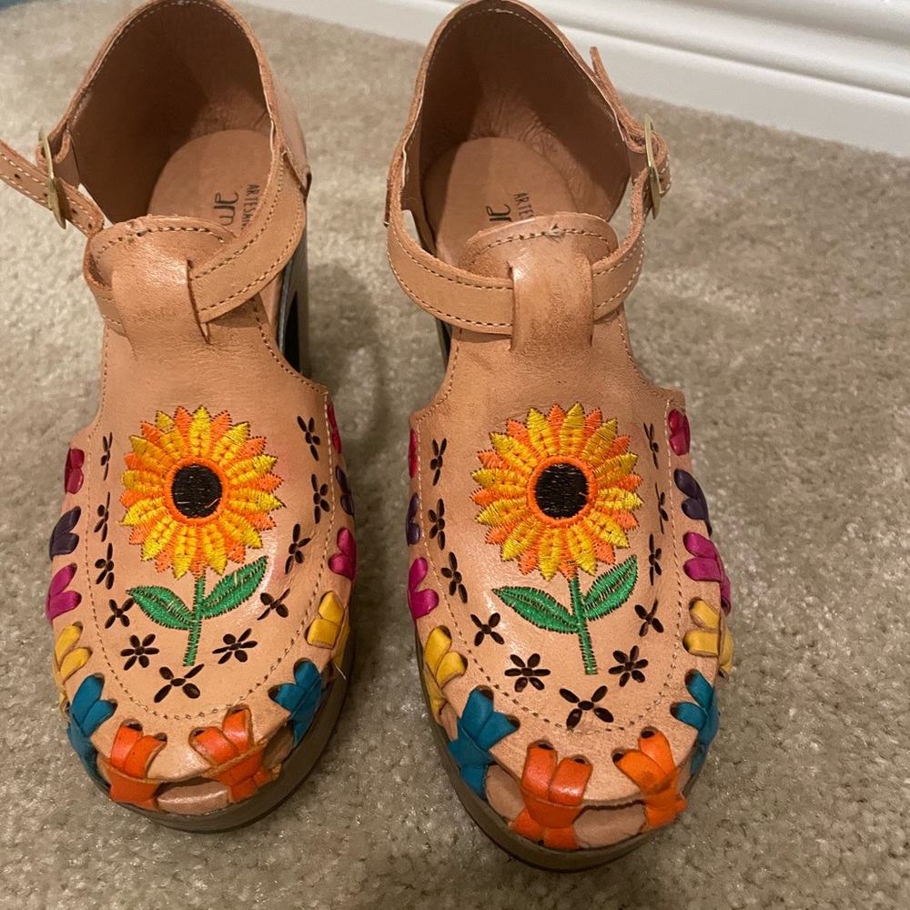 Artisanal heels